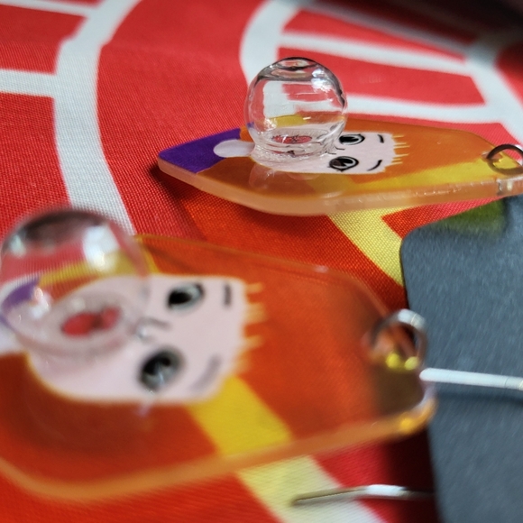 Brand new 3D bubble blowing girl earrings 🫧 - Picture 6 of 8